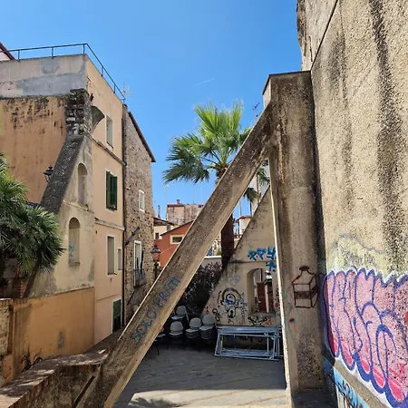 La Perla,4 Persone Centro Storico * Санремо