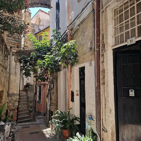 Апартаменты La Perla,4 Persone Centro Storico *